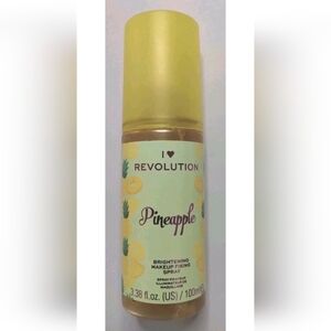 Revolution Pineapple Brightening Makeup Fixing Spray 3.38 fl oz (100 ml) - NEW